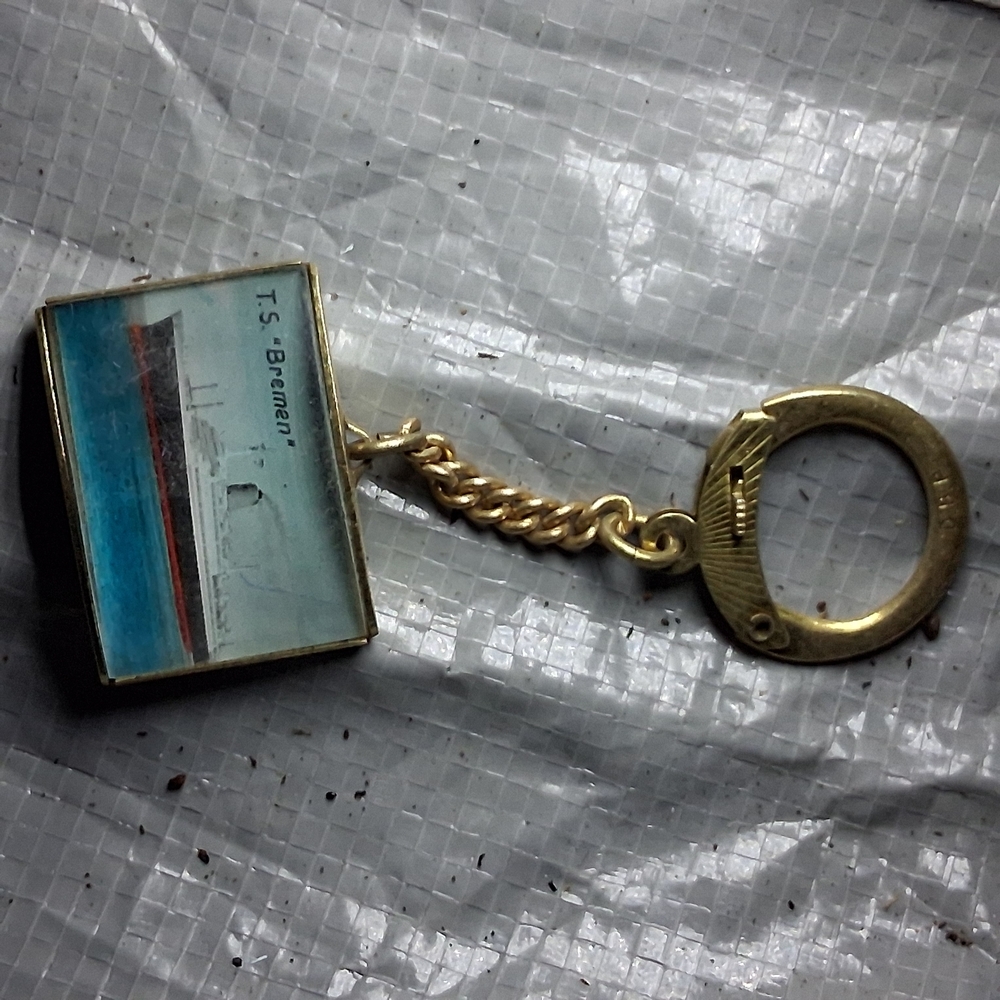 Gold Keychain with Ship Design